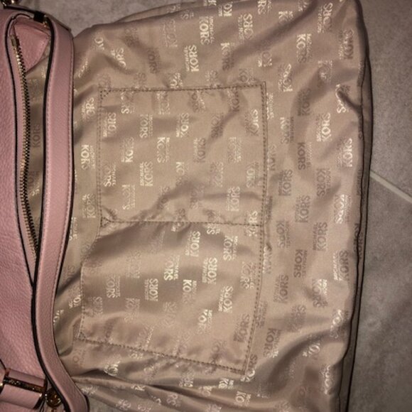 Michael Kors Leather Shoulder Bag EUC - Picture 13 of 15